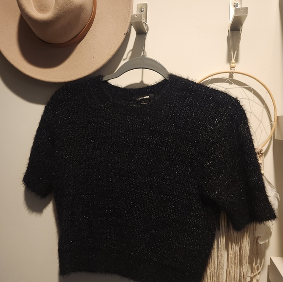 Top - Picture 2 of 2